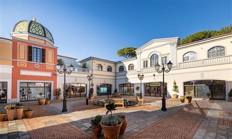 marcianuse la reggia gucci tel|Contact La Reggia Designer Outlet .